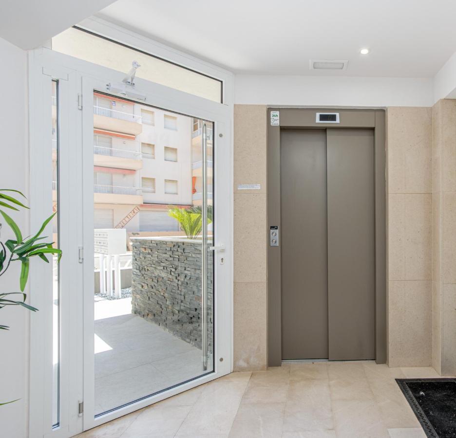 M A R I V E N T Suite With Bathroom And Terrace 50 M2 Roses Buitenkant foto